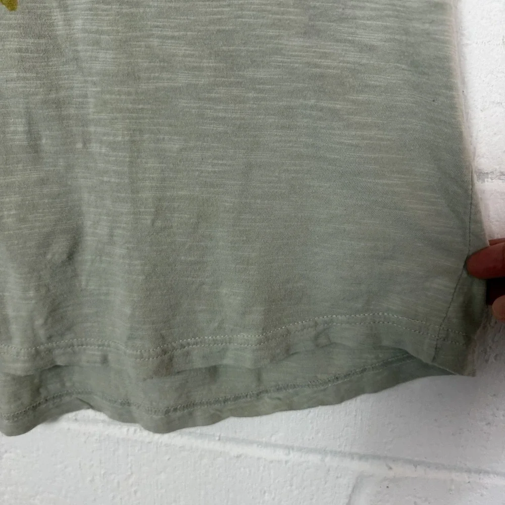 Casual Gray Graphic Tee - Picture 5 of 11